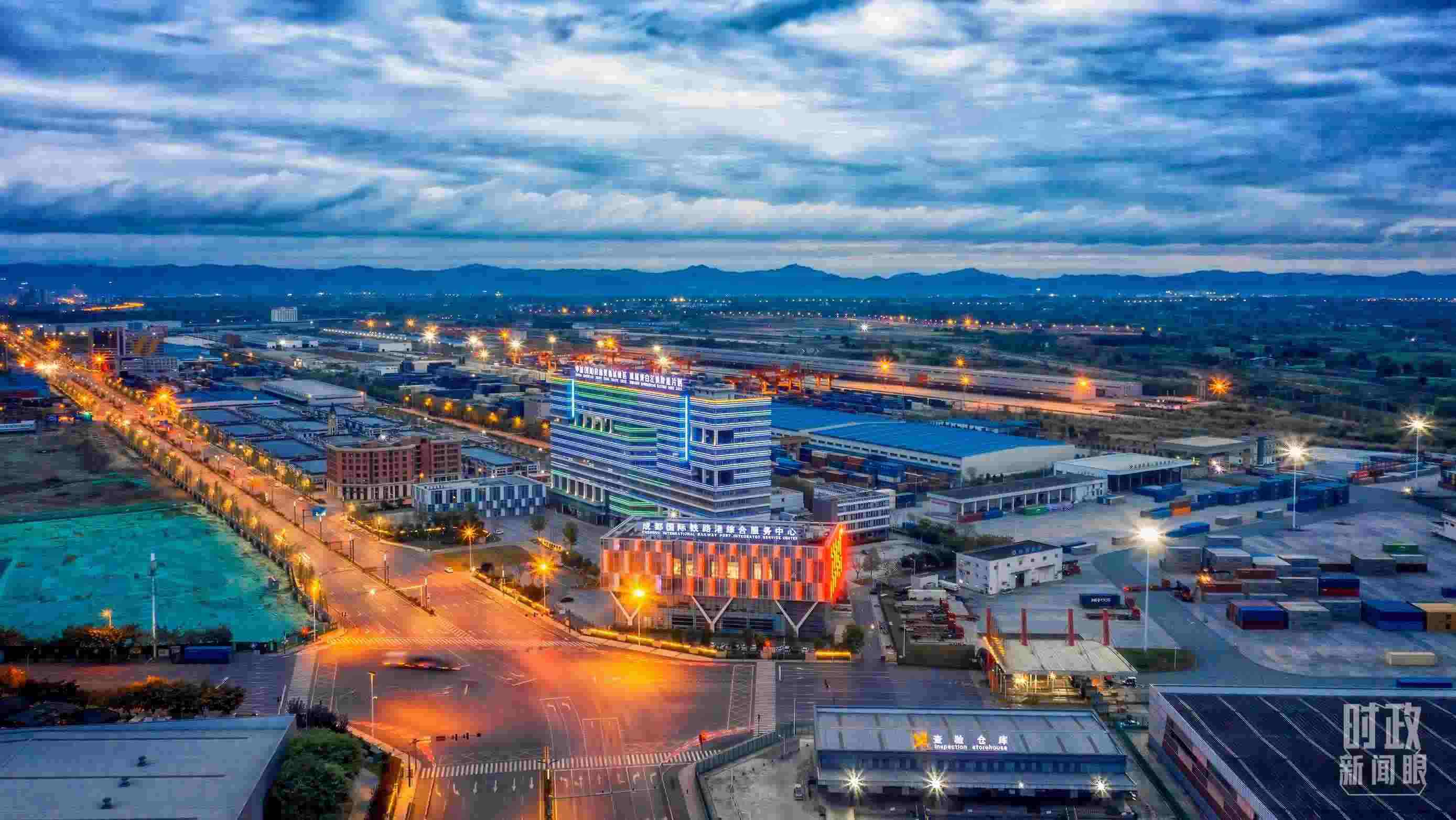△成都國際鐵路港內(nèi)陸港口。（圖/視覺中國）