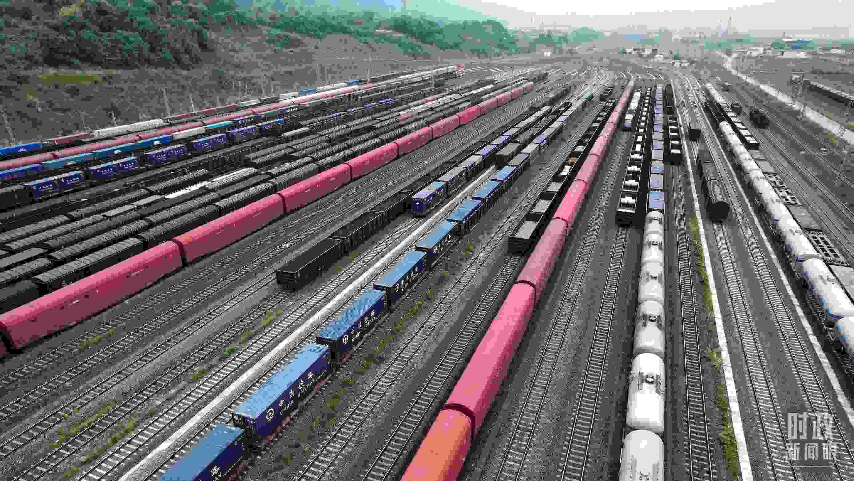 △重慶國際物流樞紐園區(qū)。（總臺央視記者范凱拍攝）