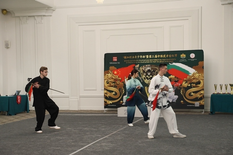 武術(shù)愛好者現(xiàn)場表演。索非亞中國文化中心供圖