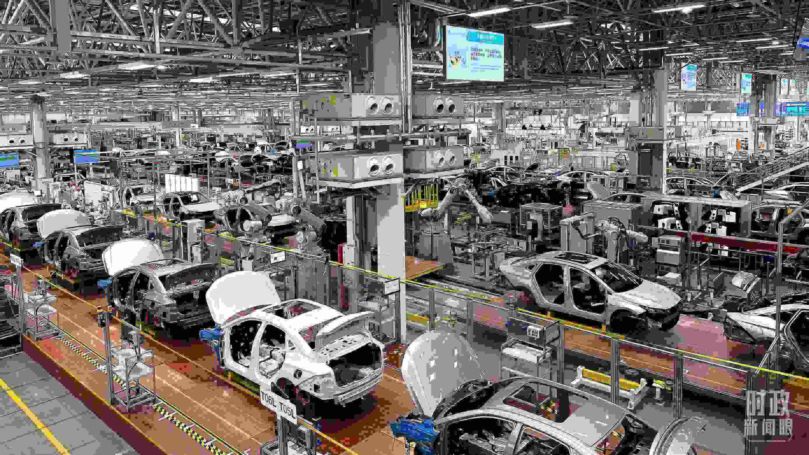 廣州廣汽埃安總裝車間智能生產(chǎn)線。2023年4月，習近平曾到這里考察。（總臺央視記者趙化拍攝）
