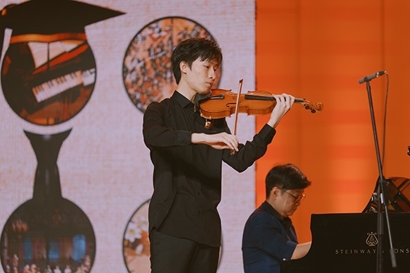 會(huì)議現(xiàn)場(chǎng)。學(xué)校供圖