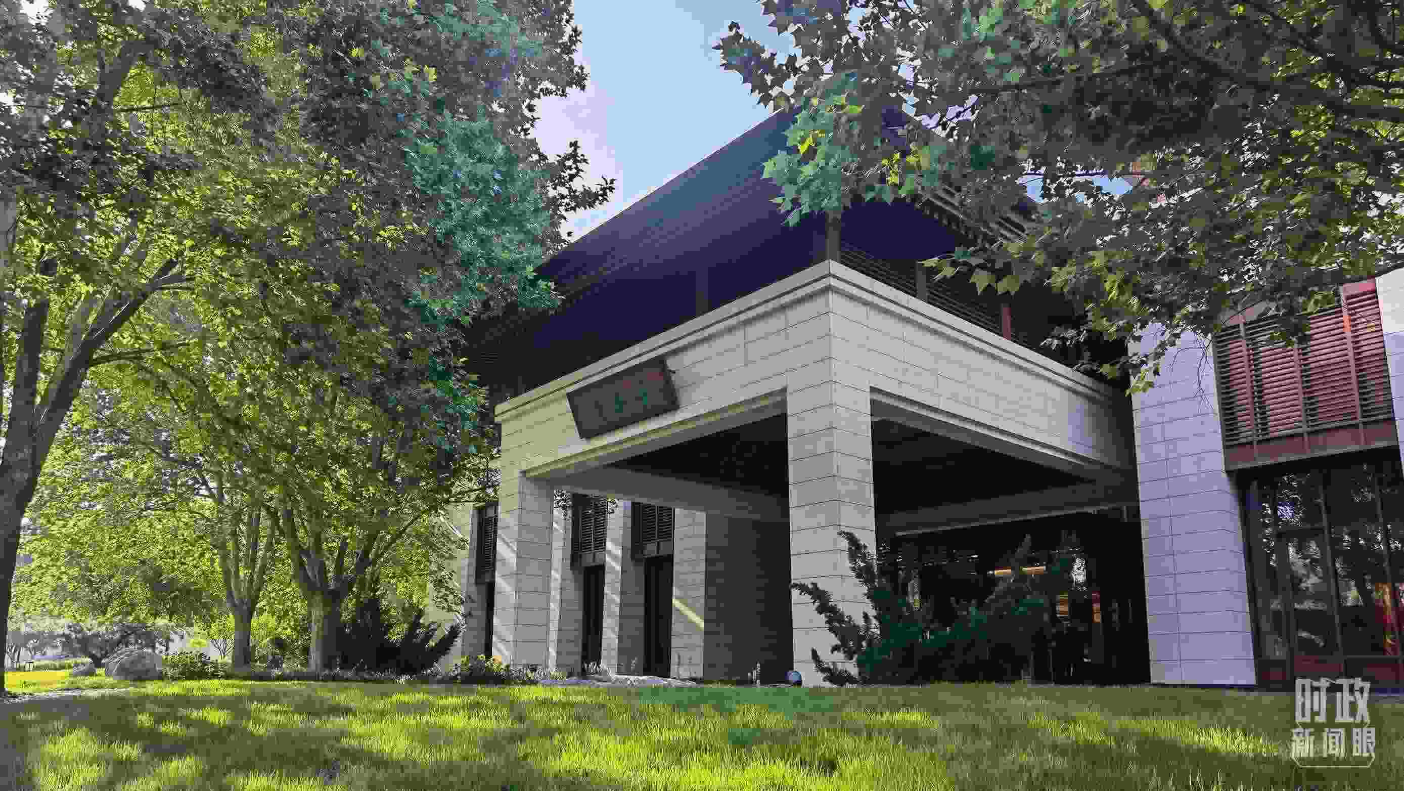 △釣魚臺(tái)芳華苑。（總臺(tái)央視記者石丞拍攝）