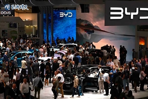 中國新能源汽車亮相德國車展，引發(fā)圍觀