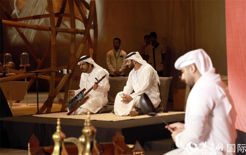 阿拉伯咖啡演示和當(dāng)?shù)匚幕硌?。人民網(wǎng)記者 管克江攝