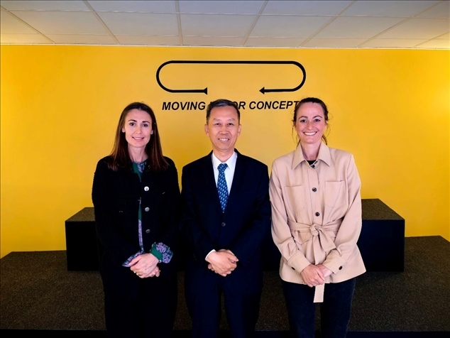 中國駐瑞典大使崔愛民應邀參訪瑞典牧夫樂公司。中國駐瑞典大使館供圖