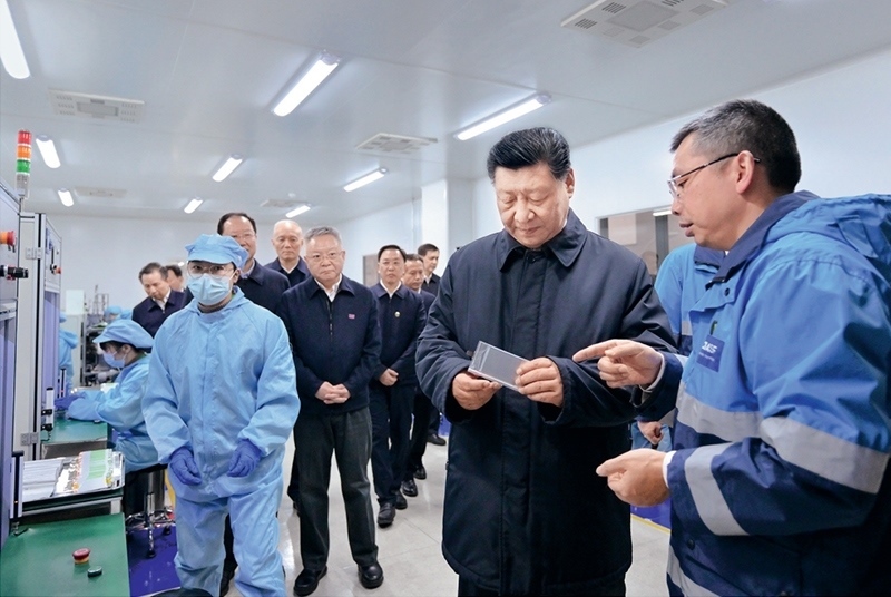 2024年3月18日至21日，中共中央總書記、國家主席、中央軍委主席習(xí)近平在湖南考察。這是18日下午，習(xí)近平在中德合資企業(yè)巴斯夫杉杉電池材料有限公司考察。 新華社記者 謝環(huán)馳/攝