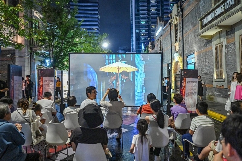 今年上海國際電影節(jié)“露天電影院”。（圖片來源：視覺中國）