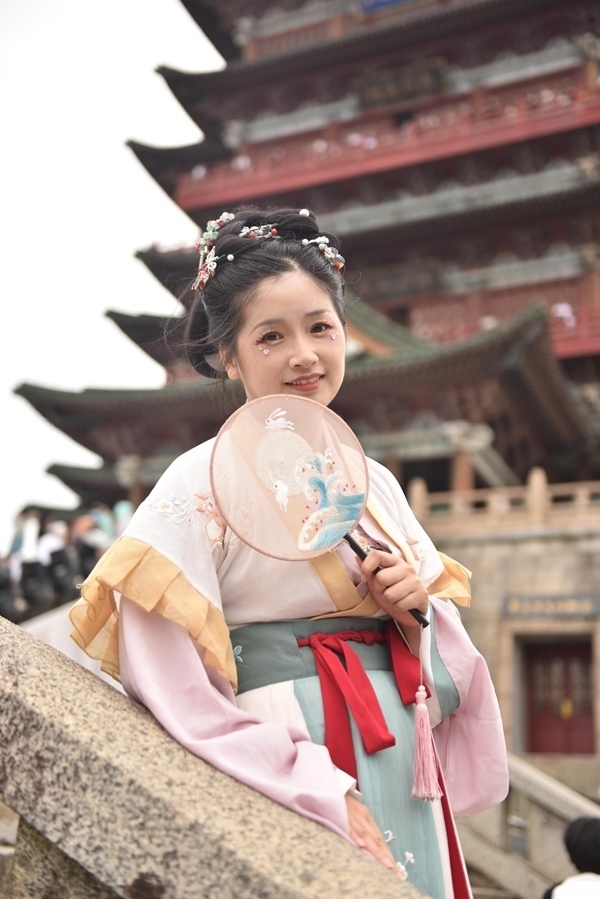 南昌滕王閣“古風(fēng)游”。受訪者供圖