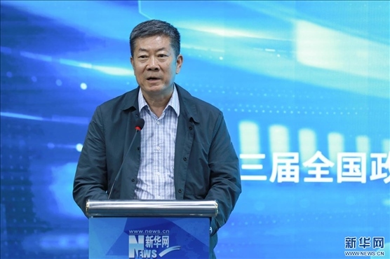 中國版權(quán)協(xié)會(huì)理事長、第十三屆全國政協(xié)文化文史和學(xué)習(xí)委員會(huì)副主任、新聞出版總署原副署長、國家版權(quán)局原副局長閻曉宏現(xiàn)場致辭