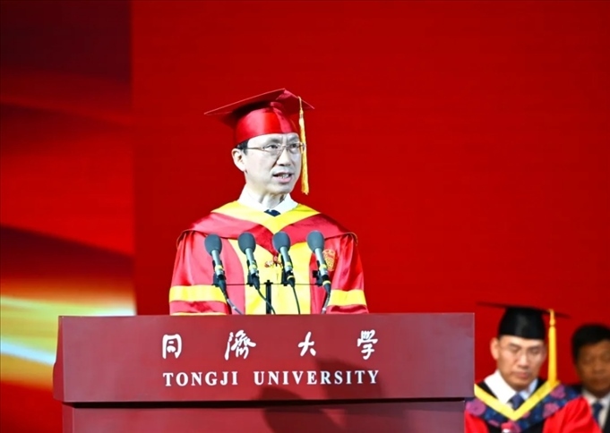 同濟(jì)大學(xué)校長(zhǎng)、中國(guó)工程院院士鄭慶華