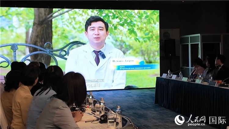 人民網(wǎng)《共贏》紀(jì)錄片發(fā)布儀式在阿斯塔納舉行。人民網(wǎng)記者盛楚宜 攝