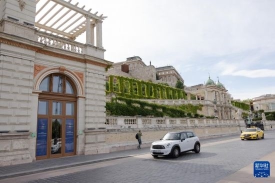 這是7月1日在匈牙利布達(dá)佩斯拍攝的匈牙利作為歐盟輪值主席國舉辦系列活動的場地外景。新華社發(fā)（弗爾季·奧蒂洛攝）