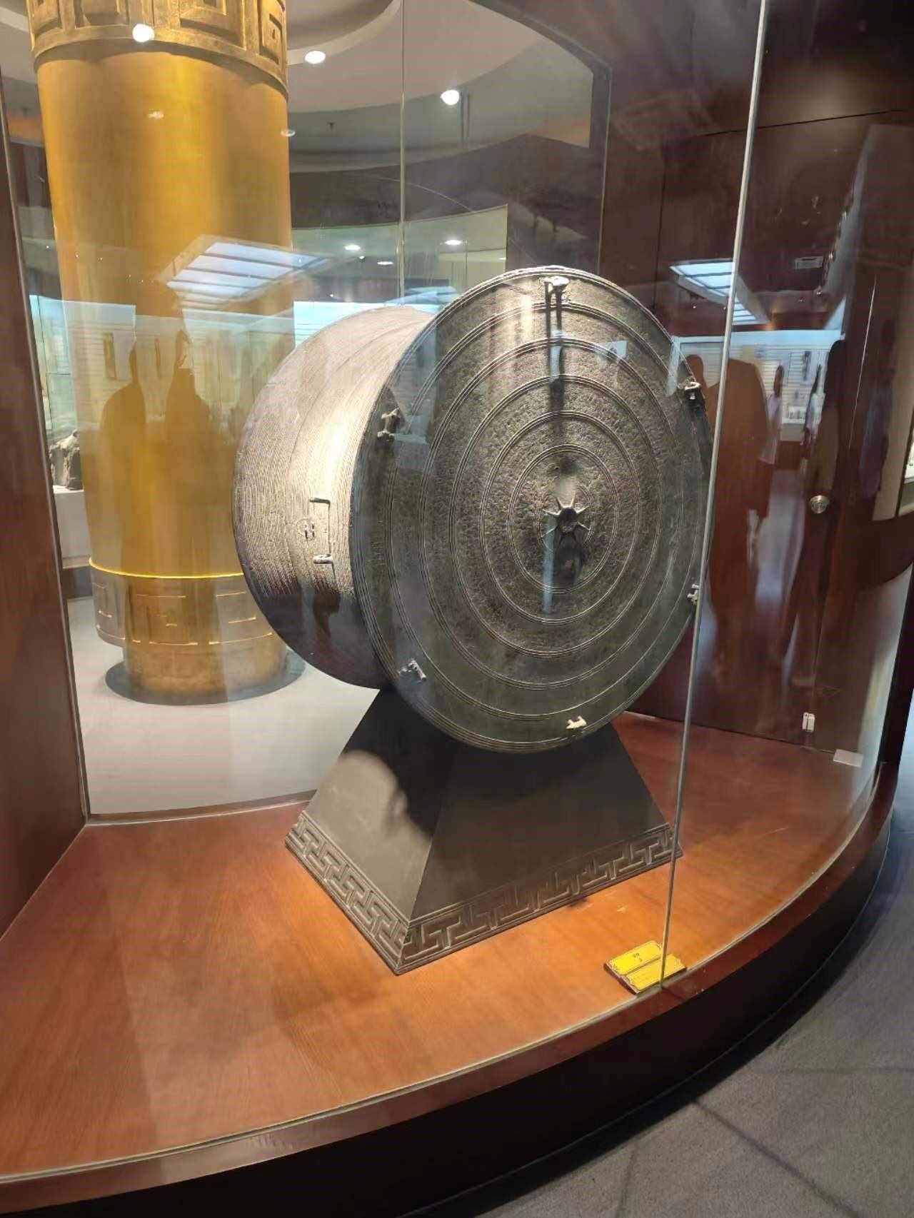 有西南元素的漢代銅鼓。人民網(wǎng)記者 黃鈺攝