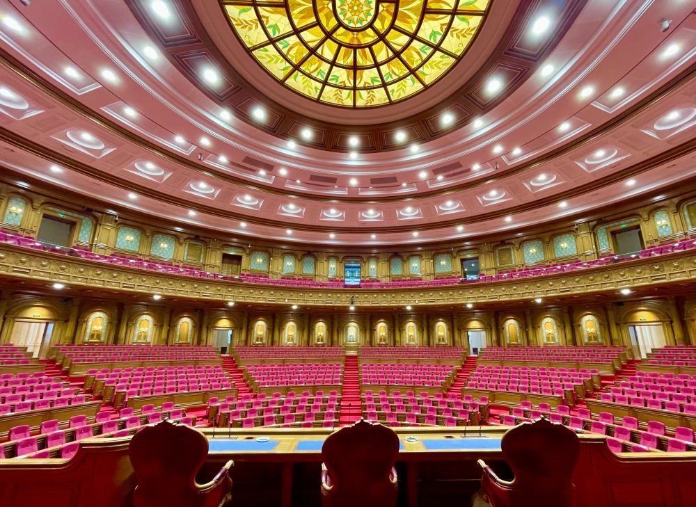 這是在杜尚別拍攝的塔吉克斯坦議會大樓內(nèi)景。