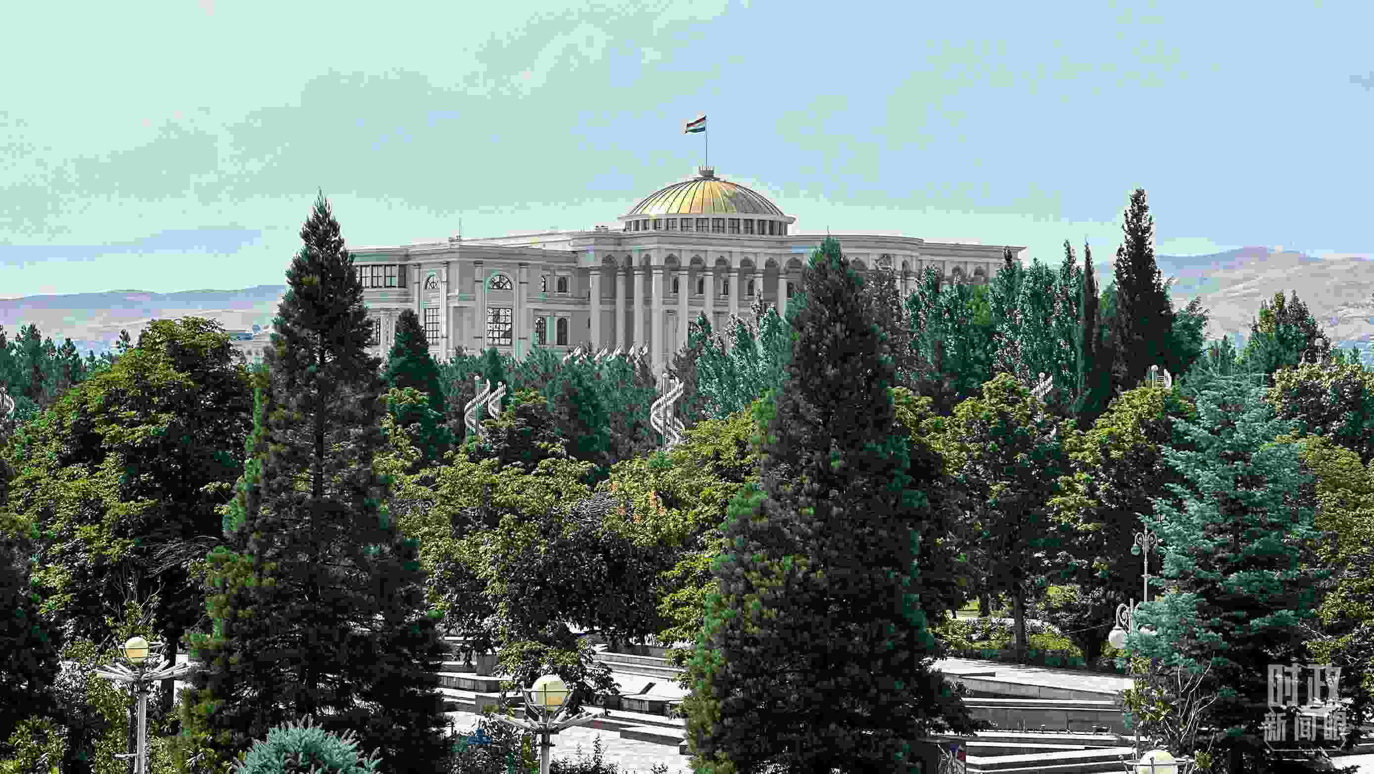 △塔吉克斯坦總統(tǒng)府。（總臺央視記者趙化拍攝）