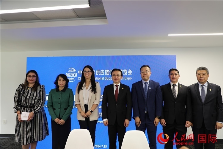 嘉賓合影。人民網 埃內斯托·多明戈斯攝