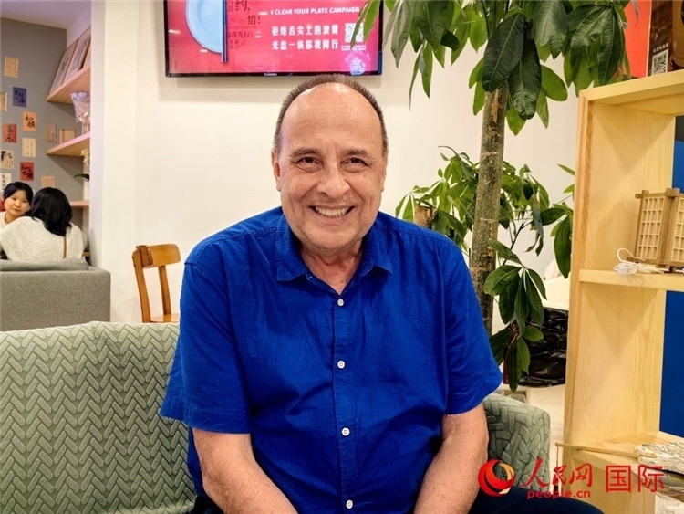 巴西坎皮納斯州立大學文學院資深教授弗朗西斯科·福特·哈德曼接受人民網(wǎng)專訪。人民網(wǎng)記者 符園園攝