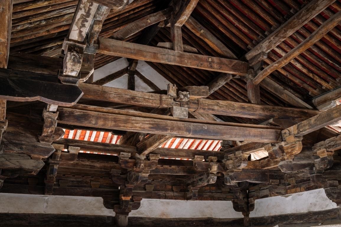 崇明寺特殊的木質(zhì)“斷梁”結(jié)構(gòu)。蘇唐詩攝