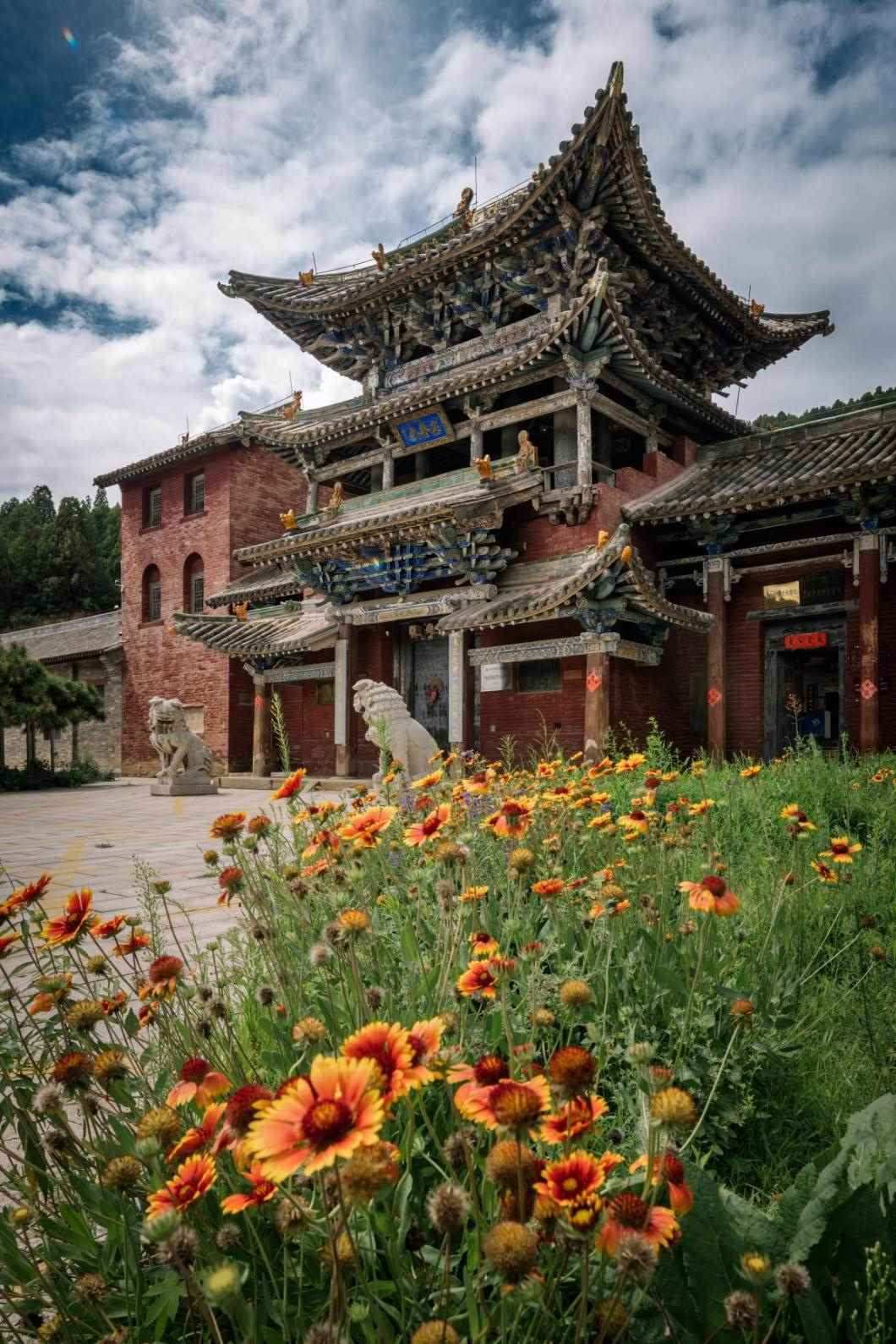 全國重點(diǎn)文物保護(hù)單位定林寺。蘇唐詩攝