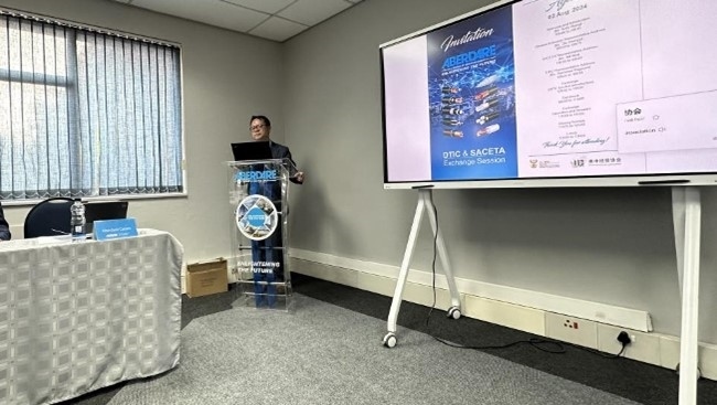 中國(guó)駐南非大使館參贊邱忠義致辭。南中經(jīng)貿(mào)協(xié)會(huì)供圖