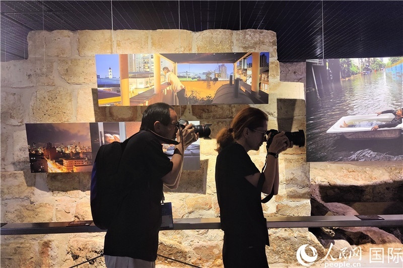 金磚國家城市主題攝影展現(xiàn)場。 人民網(wǎng)記者 于宏建攝