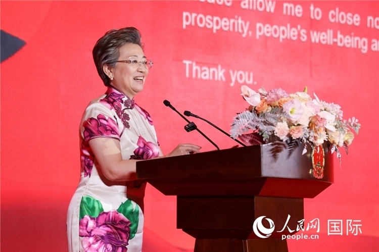 中國駐迪拜總領(lǐng)事歐渤芊致辭。人民網(wǎng)記者任皓宇攝