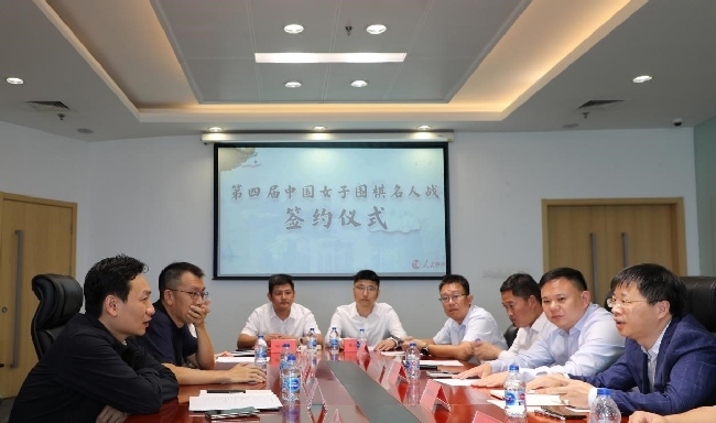 雙方進(jìn)行合作交流。彭奇 攝