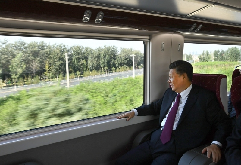 2019年9月25日，習(xí)近平總書(shū)記乘坐軌道列車(chē)前往北京大興國(guó)際機(jī)場(chǎng)。