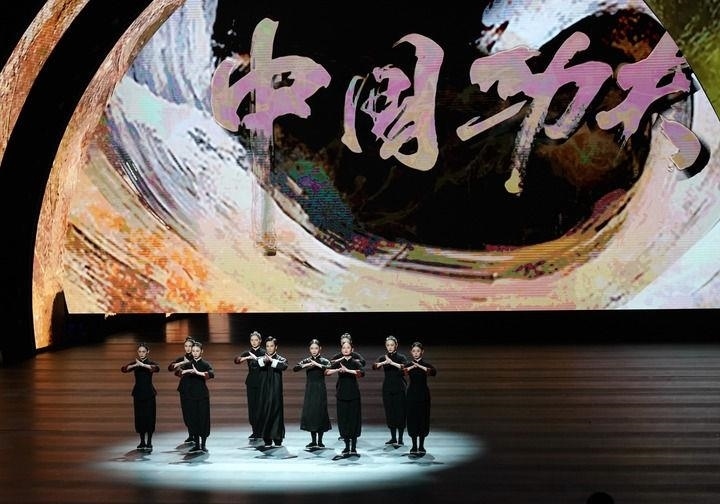2024年9月19日，演職人員在北京文化論壇專場(chǎng)文藝演出中表演舞劇《詠春》。