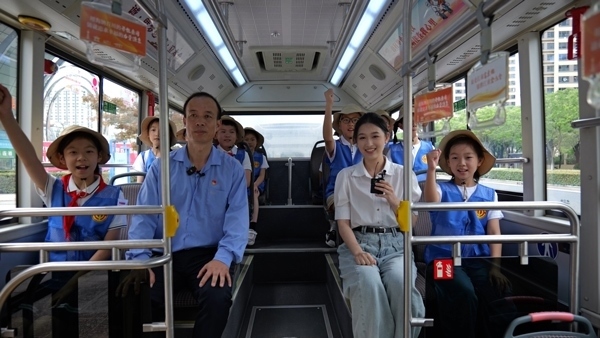 江蘇省太倉(cāng)市總工會(huì)舉行“坐上勞?！畬＞€’跟著榜樣看太倉(cāng)”直播活動(dòng)。江蘇省總工會(huì)供圖