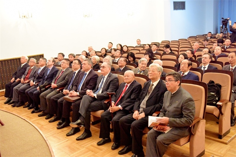 5.中俄資深外交官、學(xué)者、新聞媒體代表等70余人出席活動。 主辦方供圖