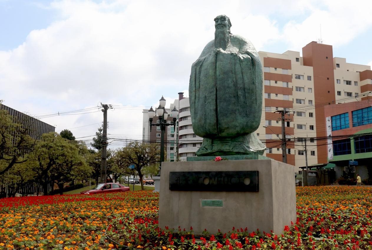 2017年，吳為山雕塑《孔子》立于巴西庫里蒂巴市，該廣場被永久命名為“中國廣場”。中國美術館供圖