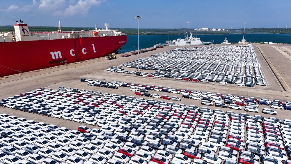 這是2024年3月28日拍攝的斯里蘭卡漢班托塔港（無人機照片）。新華社記者徐欽攝