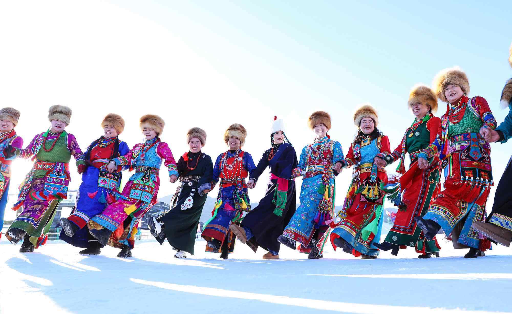 甘肅張掖，雪地千人鍋莊舞表演