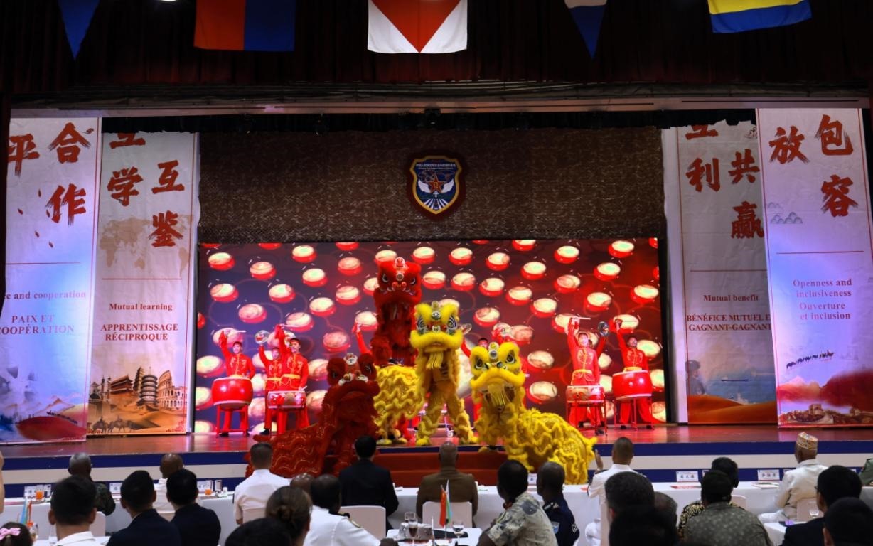 舞獅表演《金獅送?！贰Ｖ鬓k方供圖