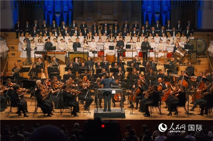 奧克蘭市政廳《空?！方豁懬莩霈F(xiàn)場(chǎng)。張波若攝