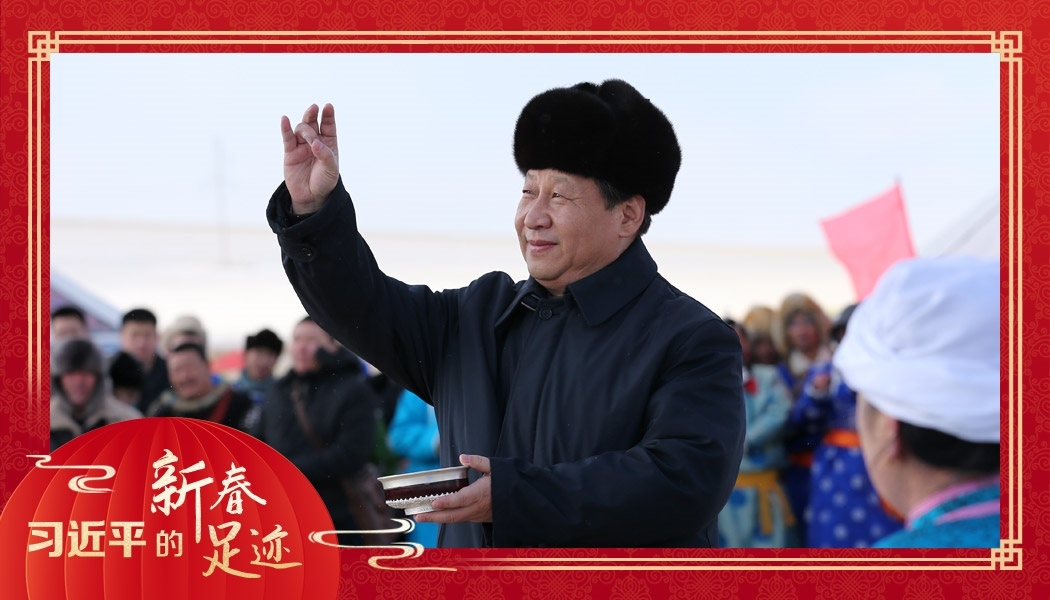 2014年1月27日，習(xí)近平總書(shū)記在內(nèi)蒙古錫林浩特市寶力根蘇木（鄉(xiāng)）參加冬季那達(dá)慕“五畜祈?！眱x式。