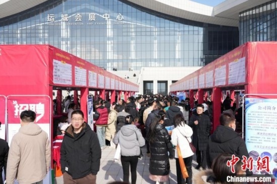 圖為招聘活動(dòng)現(xiàn)場(chǎng)。 解凱光 攝