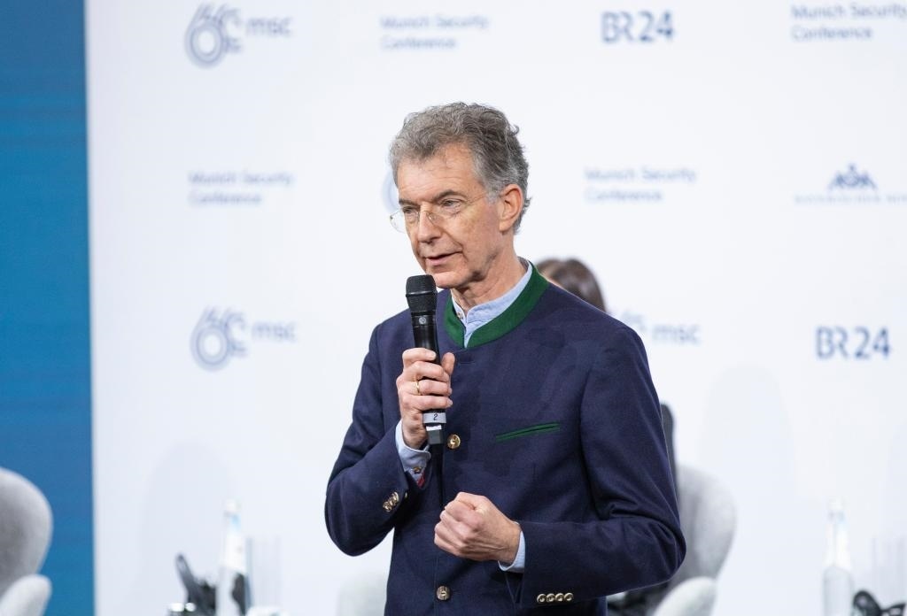 2024年2月18日，慕安會主席克里斯托夫·霍伊斯根在德國慕尼黑舉行的第60屆慕尼黑安全會議上發(fā)表閉幕致辭。新華社記者 張帆 攝