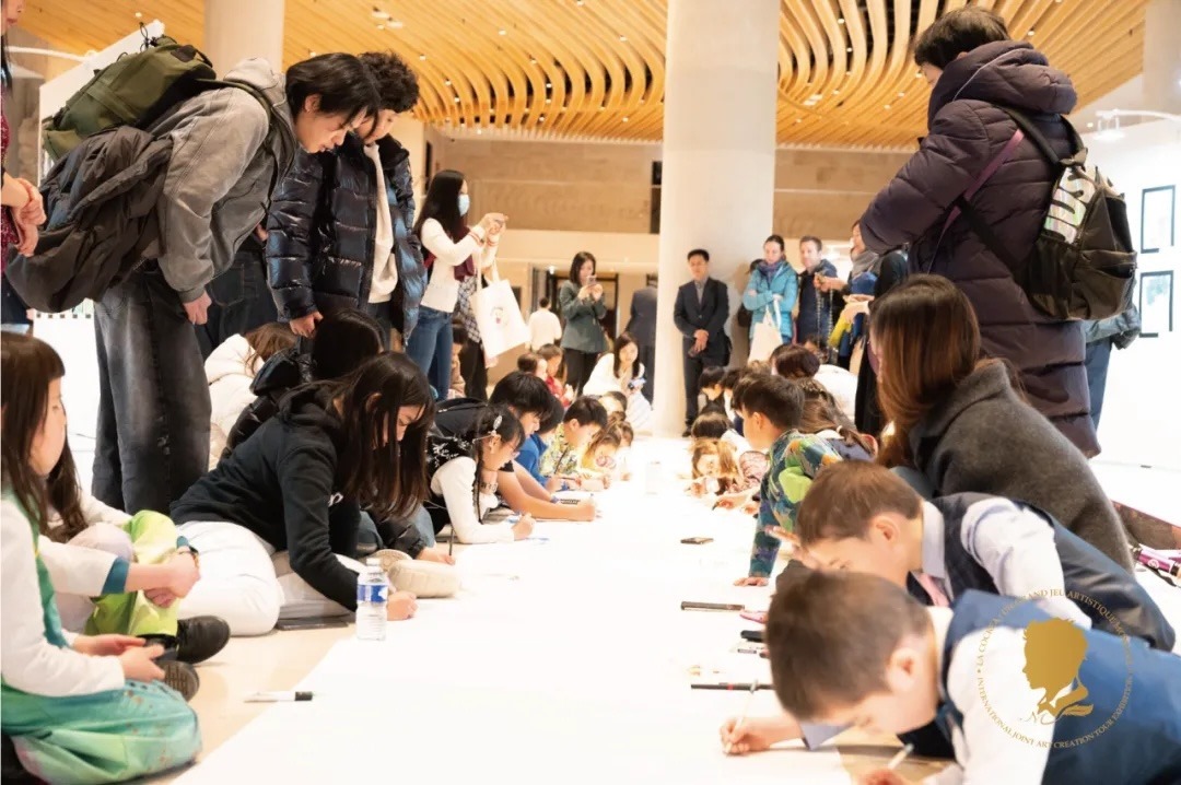 第三屆國際藝術(shù)聯(lián)創(chuàng)聯(lián)展盛大開幕。法中交流促進(jìn)會(huì)供圖