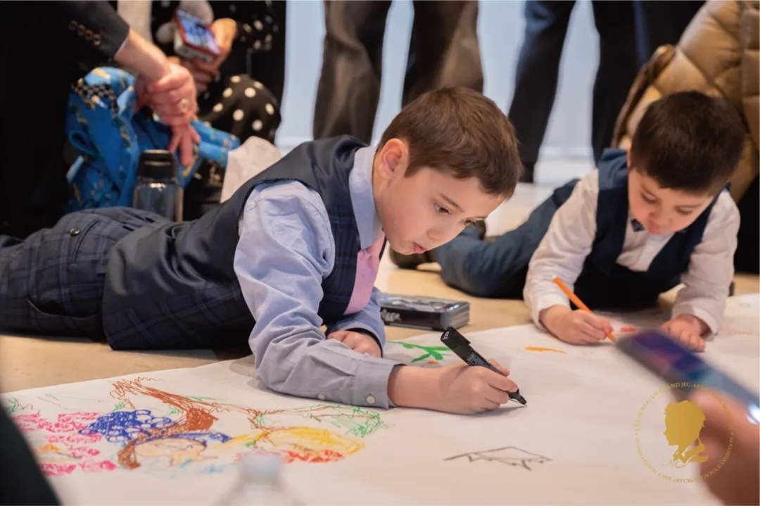 圖5：第三屆國際藝術(shù)聯(lián)創(chuàng)聯(lián)展盛大開幕。法中交流促進(jìn)會(huì)供圖