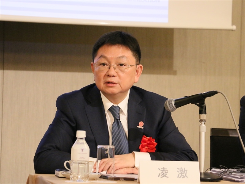 商務(wù)部副部長(zhǎng)兼國(guó)際貿(mào)易談判副代表凌激致辭。人民網(wǎng) 許可攝