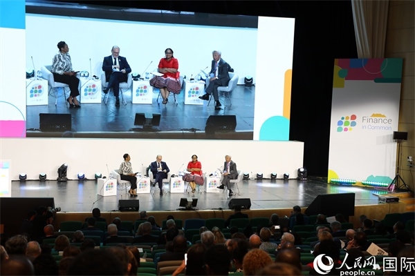 第5屆“共同金融”峰會在南非開普敦國際會議中心開幕。圖為峰會開幕式現(xiàn)場。人民網(wǎng)記者戴楷然攝