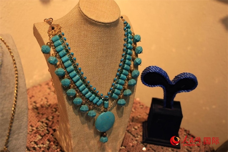 蘇美爾時(shí)期的流行項(xiàng)鏈。 人民網(wǎng)伊納斯·易卜拉欣攝