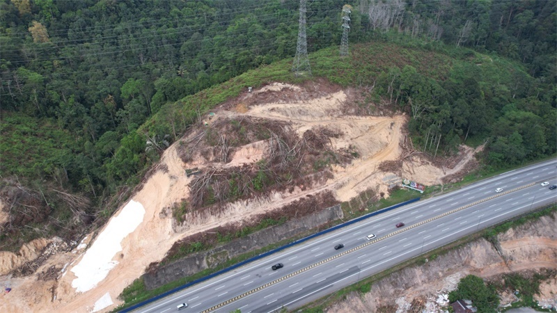 圖為施工現(xiàn)場。 鄧騰亮攝