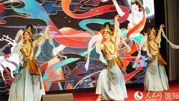 敦煌舞蹈表演。人民網(wǎng) 蔣曉辰攝