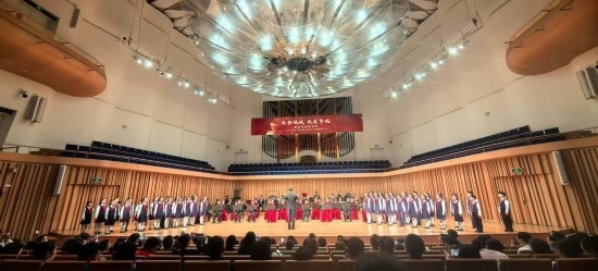 重慶大學城樹人小學校管樂團參加比賽。