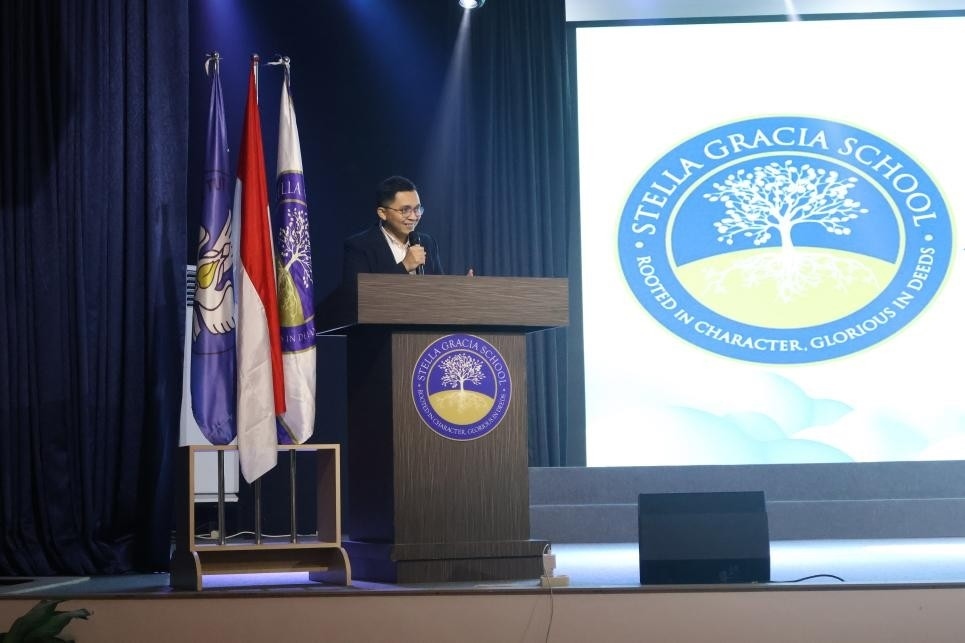 安德魯致辭。哈山努丁大學(xué)孔子學(xué)院供圖