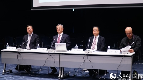 與會(huì)專家熱切交流。人民網(wǎng) 蔣曉辰攝