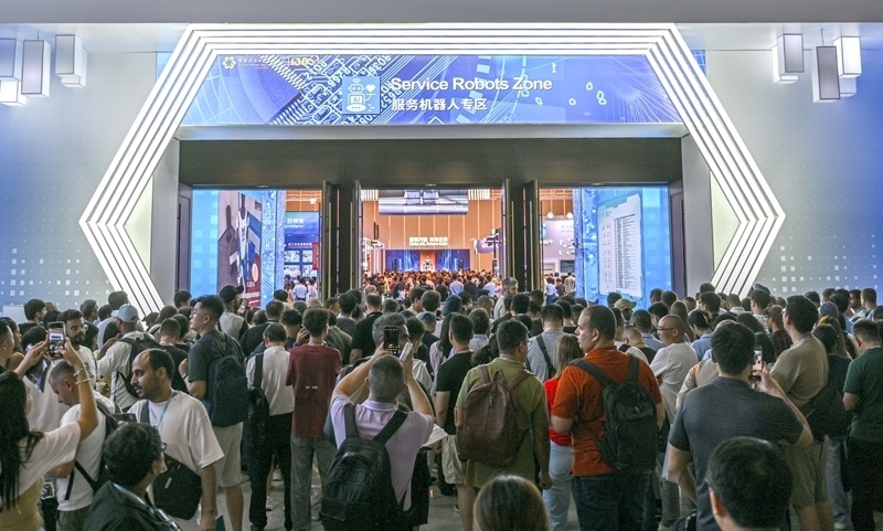 廣交會(huì)聚焦服務(wù)機(jī)器人+培育外貿(mào)發(fā)展新亮點(diǎn)(1)XxjpsgC000137_20251016_PEPFN0A001.jpg